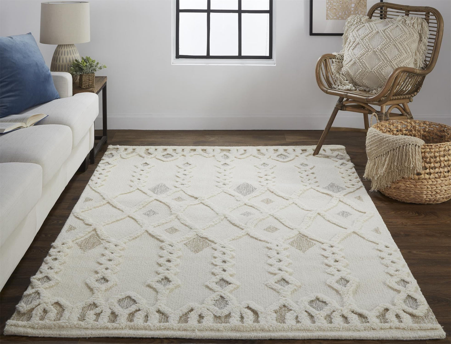 5' X 8' Ivory Tan And Silver Wool Geometric Tufted Handmade Stain