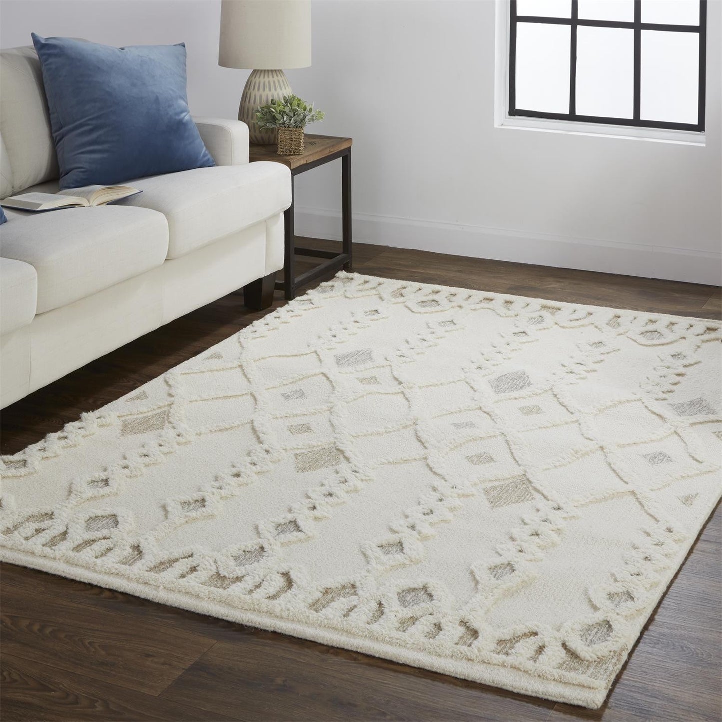 5' X 8' Ivory Tan And Silver Wool Geometric Tufted Handmade Stain