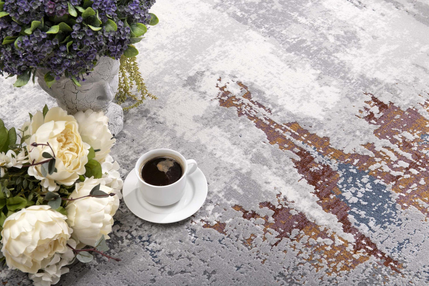 7' X 10' Gray And Ivory Modern Abstract Area Rug